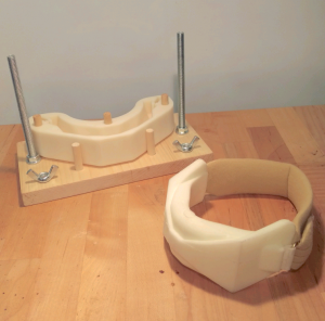The collar mold and resulting foam collar